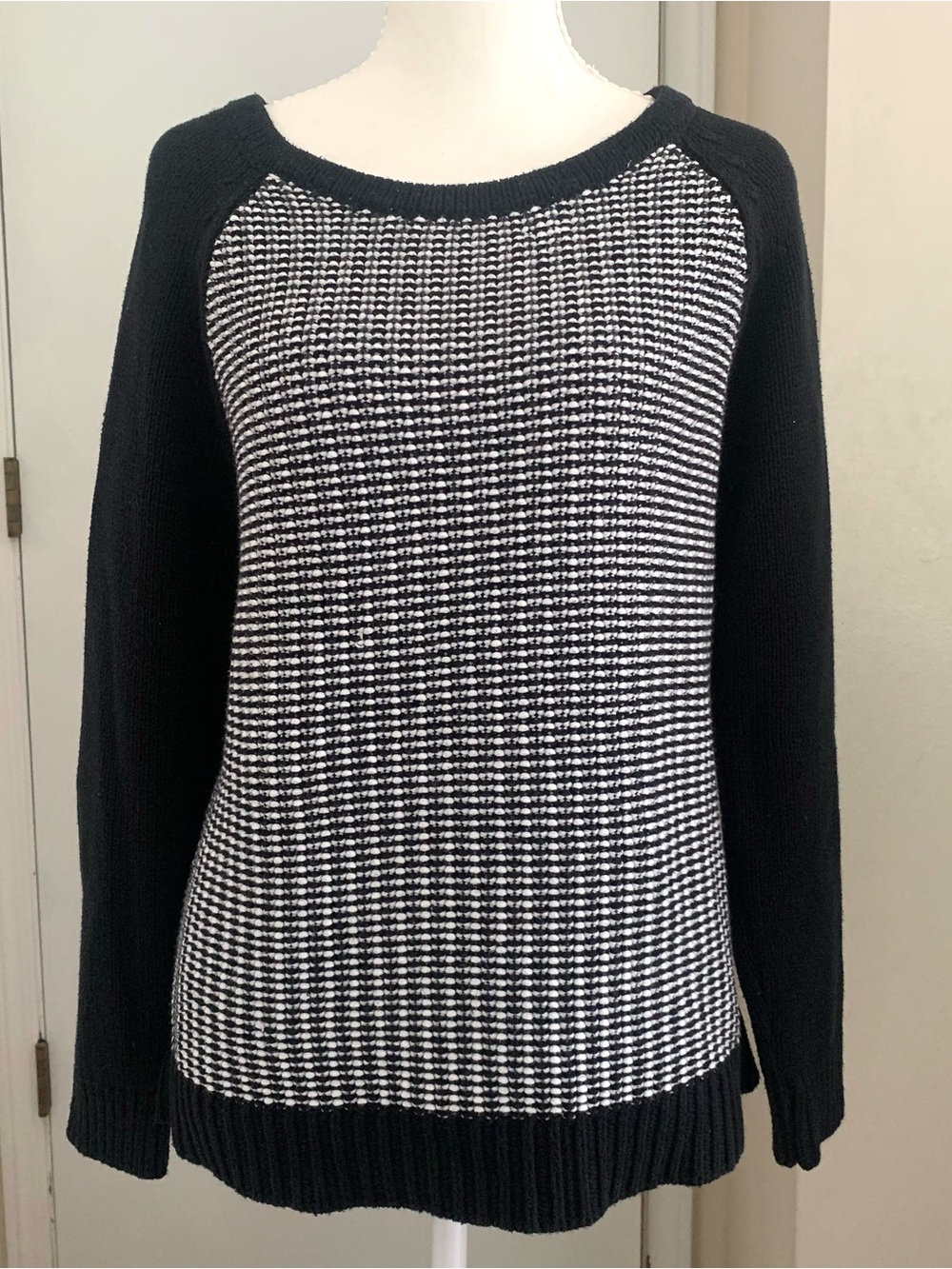 Michael Kors Knit Sweater Black White Contrast Dolman Long Sleeve Hi Lo Sz M